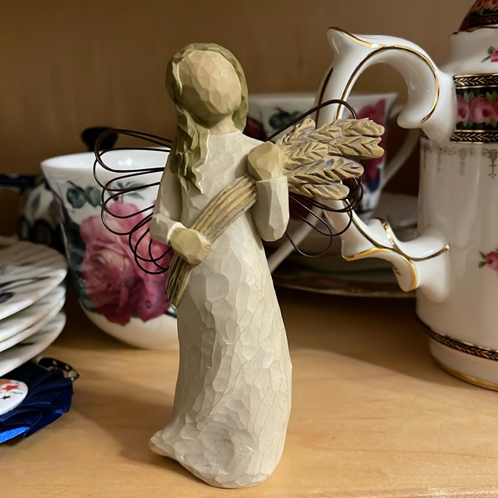 Handcrafted Angel Figurine in Tan _ Willow tree Angel of Autumn